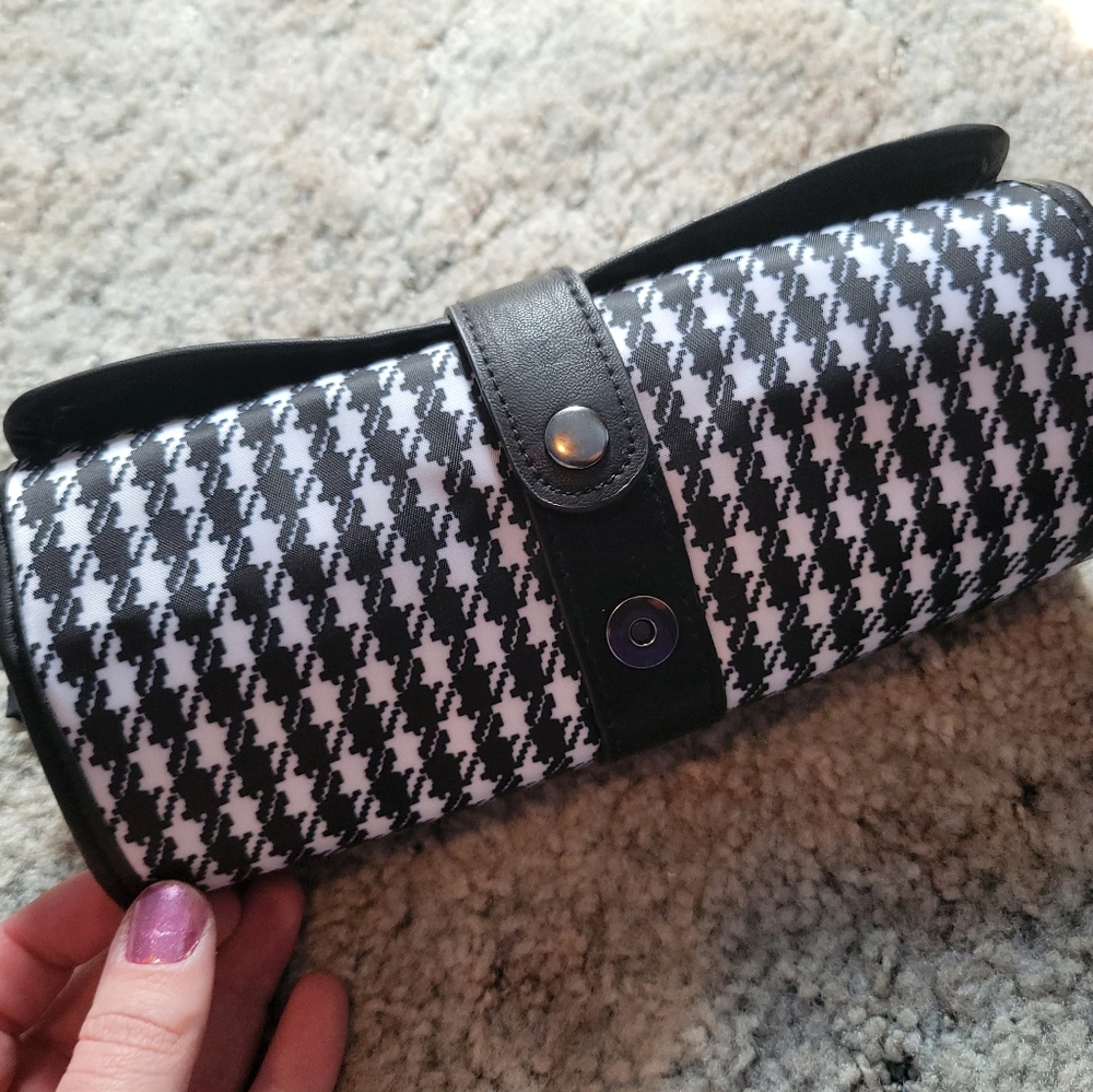 Black and white travel bag